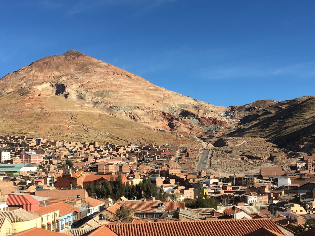 Cerro_Rico_over_Potosí,_Bolivia