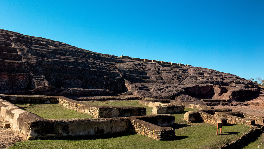 El_Fuerte_de_Samaipata_-_Vista_Lateral