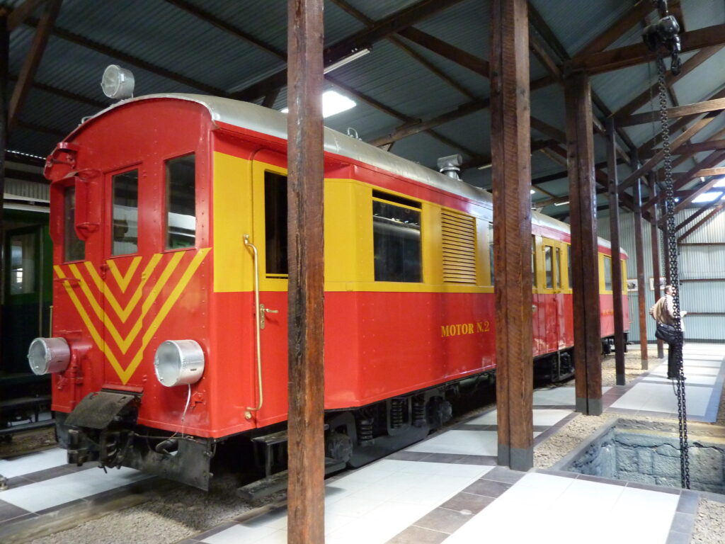 FCMU_Rail-bus_1