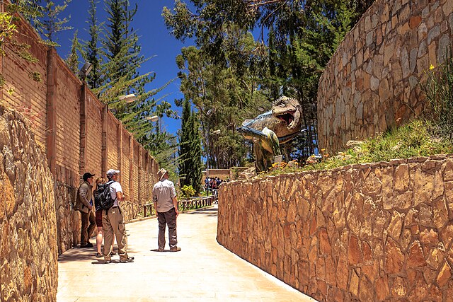 Sucre, Bolivia...a visit to the spectacular dinasaur footprints park...