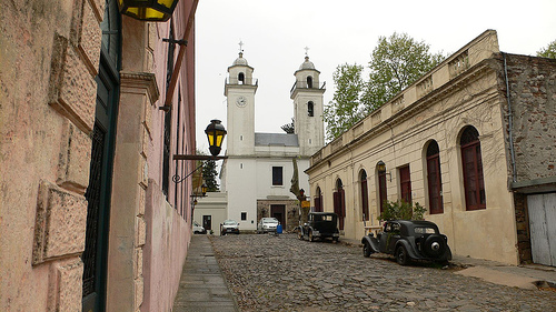 Calle_en_Colonia_del_Sacramento