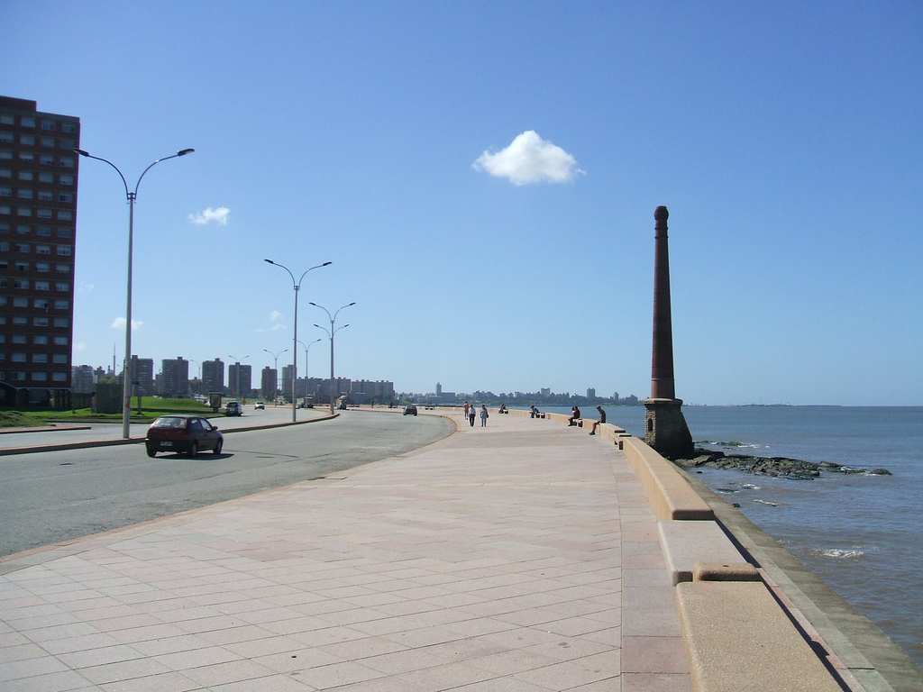 Rambla_de_Montevideo,_Uruguay