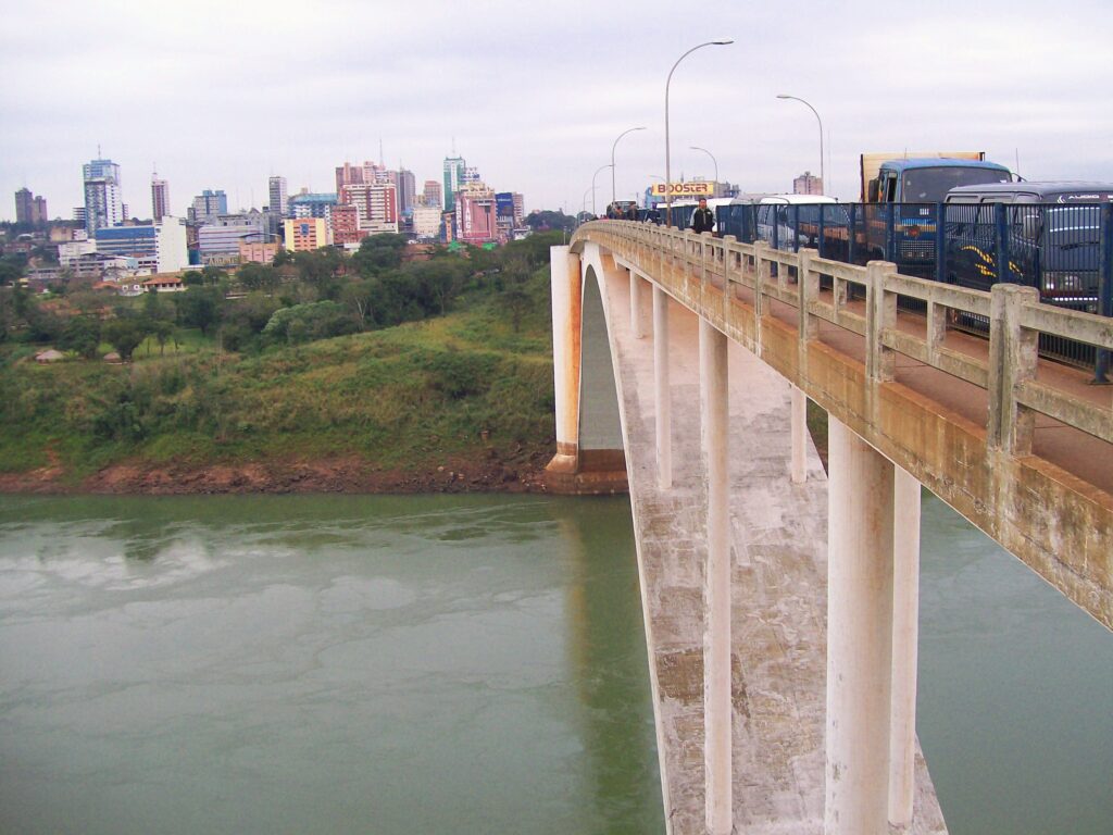 Ciudad_del_Este_puente_de_la_Amistad