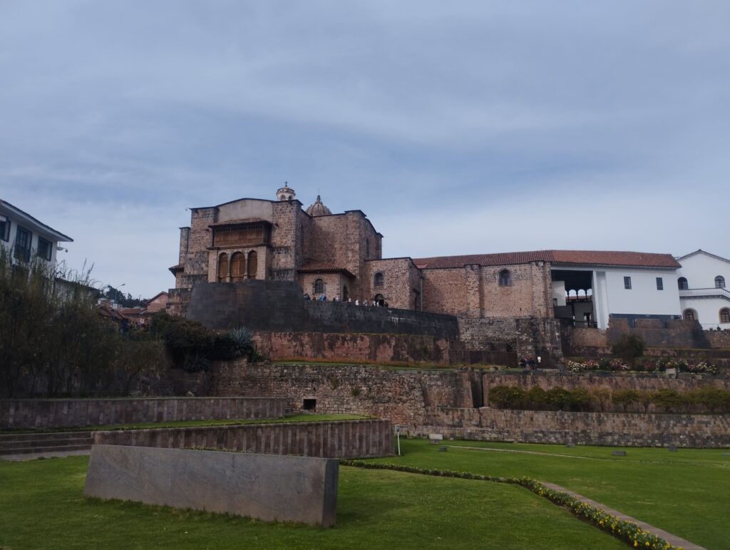 Explanada_del_Qorikancha_02 (1)