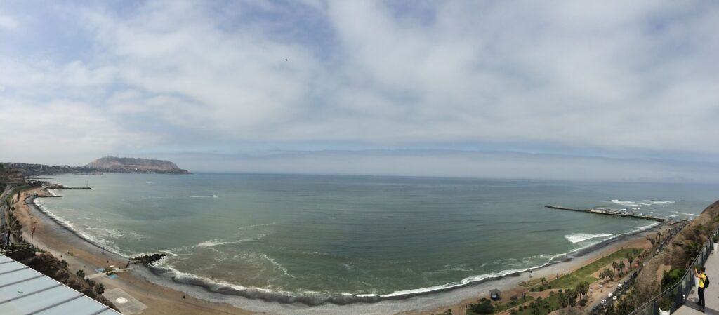 Miraflores,_Lima_-_Peru_-_panoramio (1)