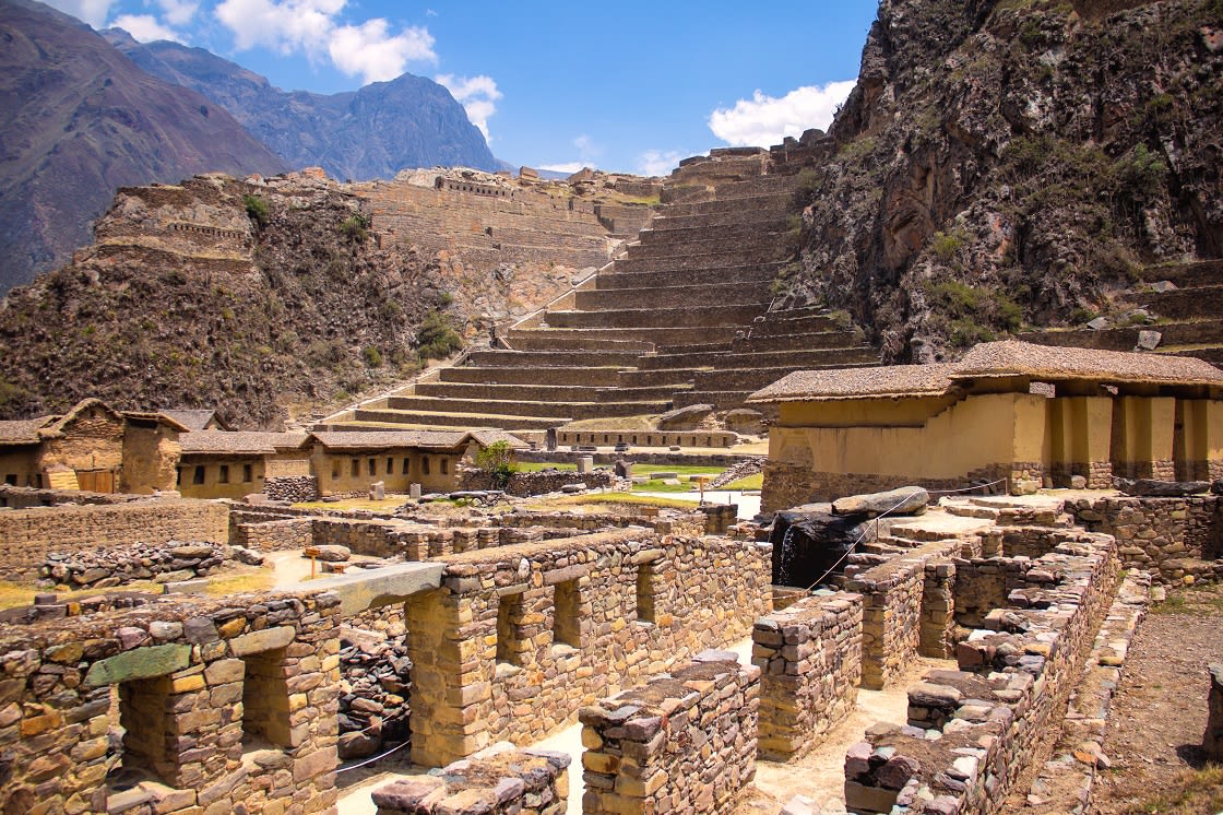 https://res.cloudinary.com/rainforest-cruises/images/c_fill%2Cg_auto/f_auto%2Cq_auto/w_1120%2Ch_746/v1625866159/Ollantaytambo-Ruins-Guide-Brief-History/Ollantaytambo-Ruins-Guide-Brief-History.jpg