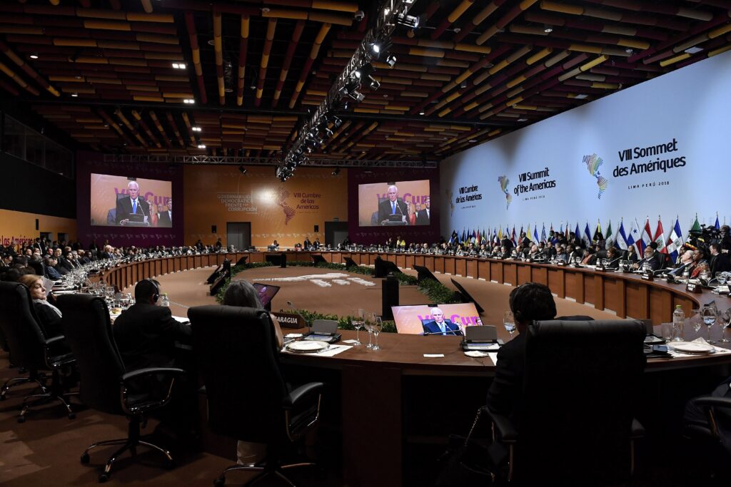 Salón_reuniones_VIII_Cumbre_de_las_Américas (2) (1)