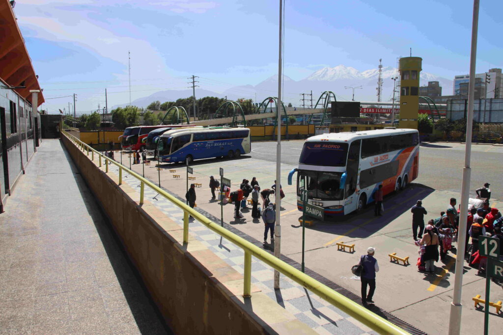 Arequipa,_terminal_de_autobuses,