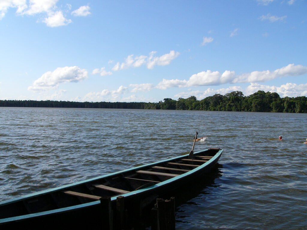 Lago_Sandoval_1