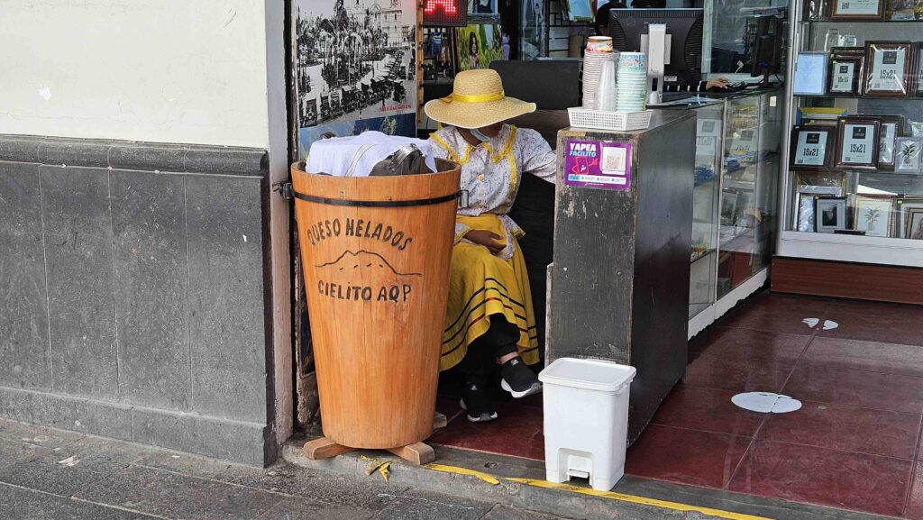 Carro_de_queso_helado_en_Arequip